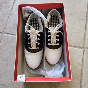 Saddle Oxford 50s Shoes in Black & White